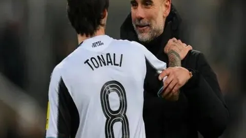 非洲杯强队汇聚！顶级球星萨拉赫领航，阿什拉夫、奥斯梅恩领衔梦幻之师！